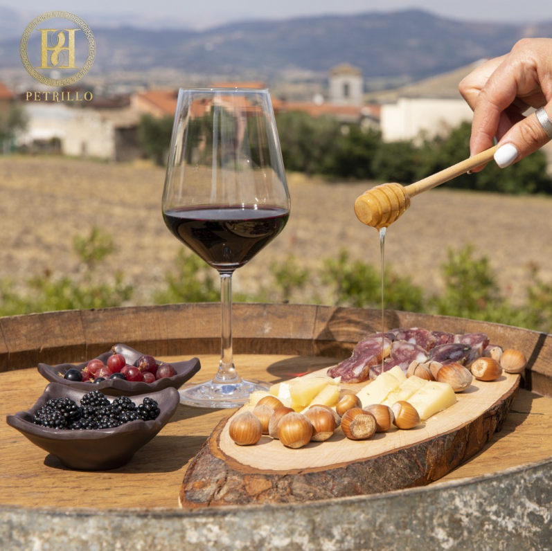 PETRILLO - ESPLORANDO IL BORGO DI MONTEFUSCO Campania Petrillo